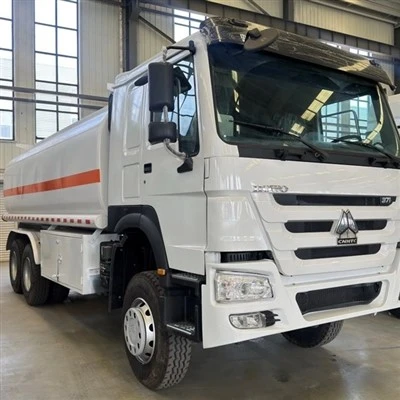Camion cisternă grea-